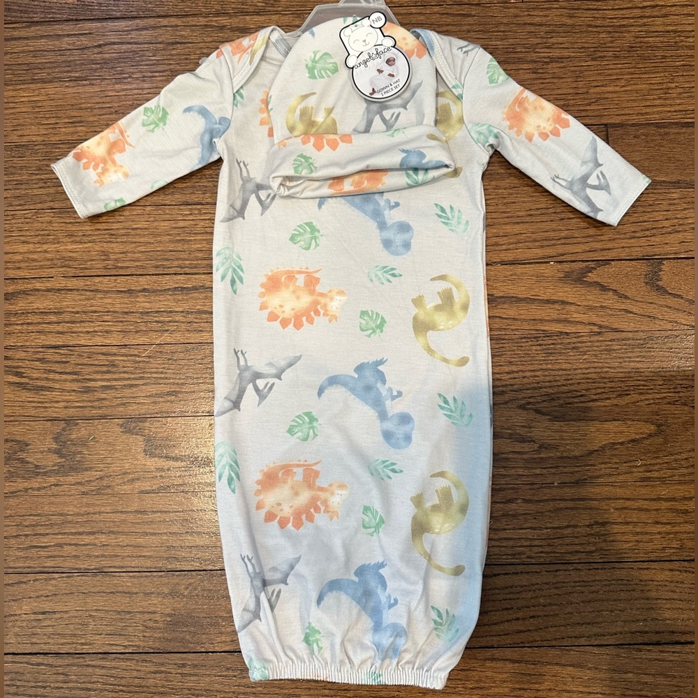 NWT Angel Face Newborn Gown and Hat Set